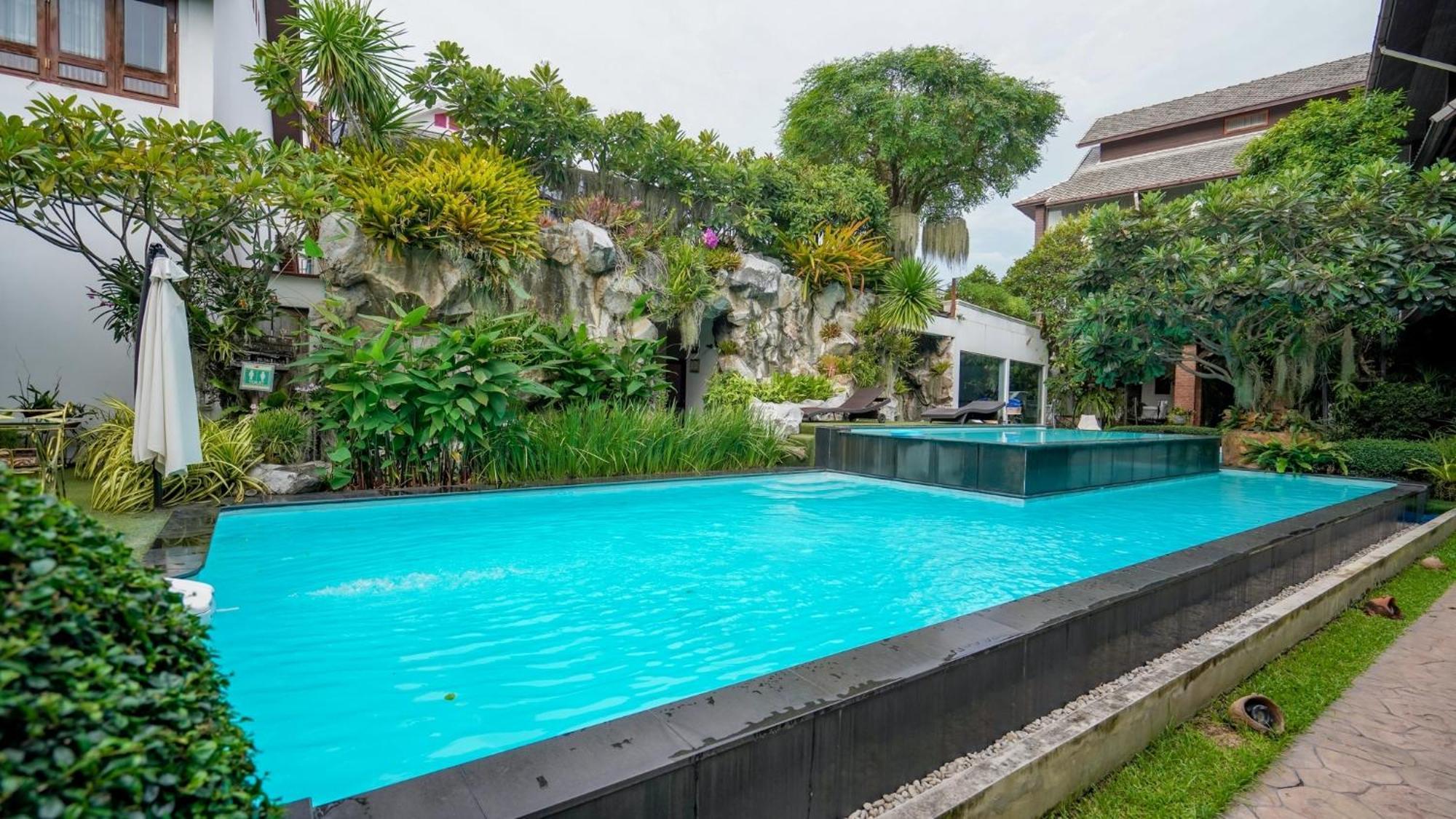 Kodchasri Thani Hotel Chiangmai Chiang Mai Exterior photo